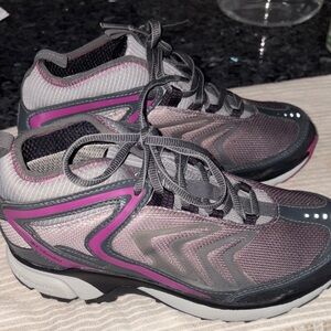 Columbia Women's Lace Up sneakers/hiking boots- Gray and Pink